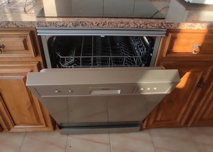 Amplio Piso Con Garaje En Boiro